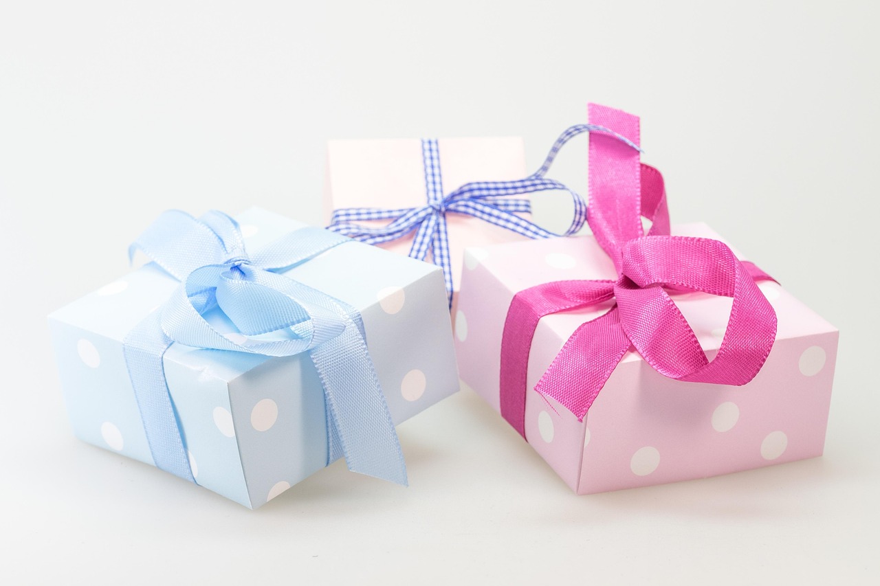 Gift, parcel, surprise — How to Show Support from Afar: Meaningful Sympathy Gift Ideas